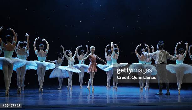 Dancers of the Spanish National Dance Company perform during the dress rehearsal of the ballet 'Don Quijote' directed by Jose Carlos Martinez on...