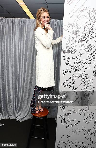 Actress Billie Lourd attends Build Presents Billie Lourd Discussing "Scream Queens" Season 2 at AOL HQ on December 13, 2016 in New York City.