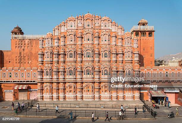 View of Hawa Mahal from the Main Road, Jaipur, Rajasthan, India.