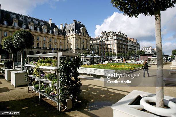 Rennes , The quays, "quai Lamennais" and "quai Lamartine" , park, flower arranging, nature, garden in the city, jardinieres, window boxes, plants,...