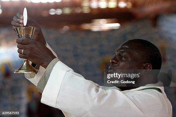 Eucharist. Elevation.