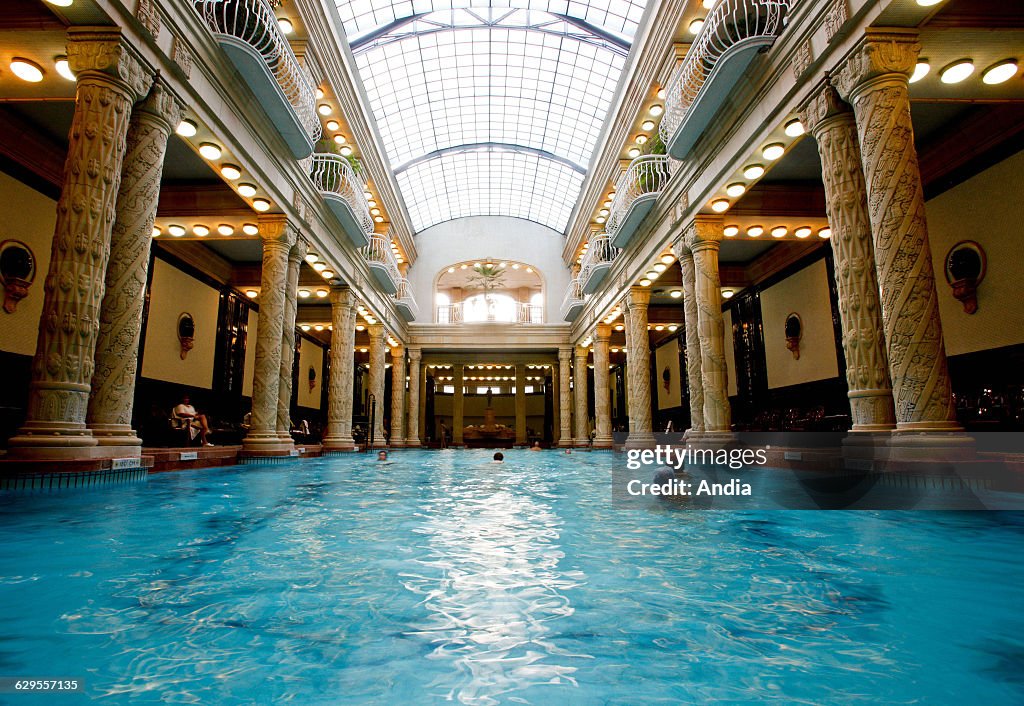 Hungary, Budapest : swimming pool of the Gellert Baths