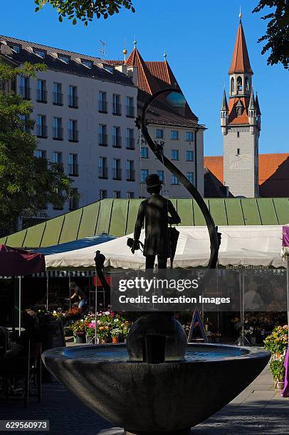 Munich, Viktualienmarkt, Karl Valentin Fountain, Market square, Bavaria, Germany, Europe.