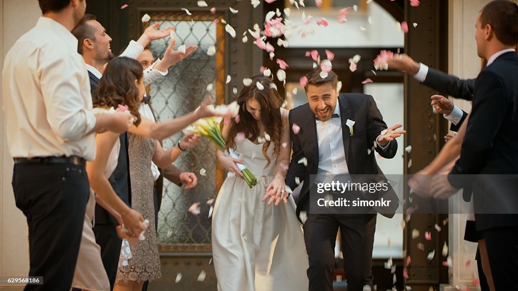 Wedding confetti bride and groom