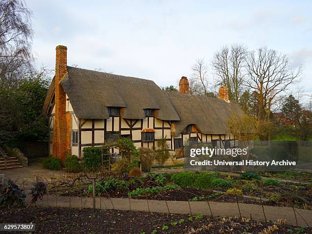 Anne Hathaway's Cottage, where Anne Hathaway, the wife of William Shakespeare, lived as a child. Stratford-upon-Avon, England. The earliest part of...