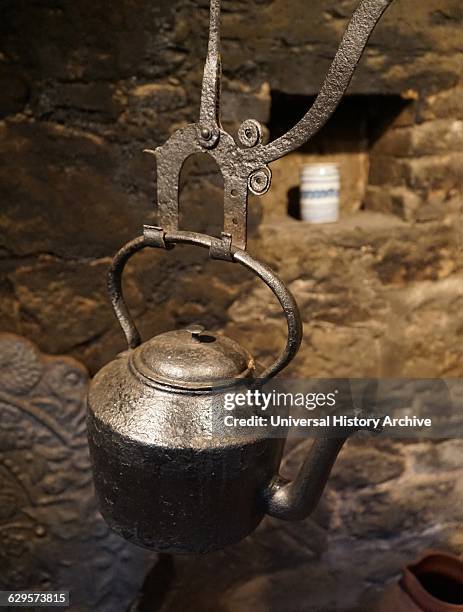Large hanging kettle over the Kitchen hearth inside Anne Hathaway's Cottage, where Anne Hathaway, the wife of William Shakespeare, lived as a child....