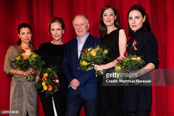 Antje Traue, Claudia Michelsen, Wolfgang Petersen, Jana Pallaske and Alexandra Maria Lara attend the German premiere of the film 'Vier gegen die...