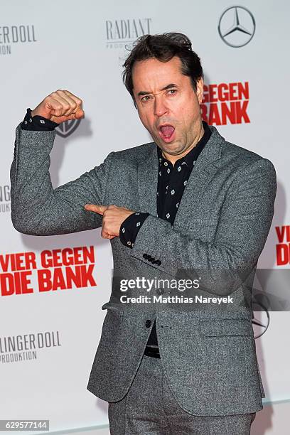 Jan Josef Liefers attends the German premiere of the film 'Vier gegen die Bank' at CineStar on December 13, 2016 in Berlin, Germany.