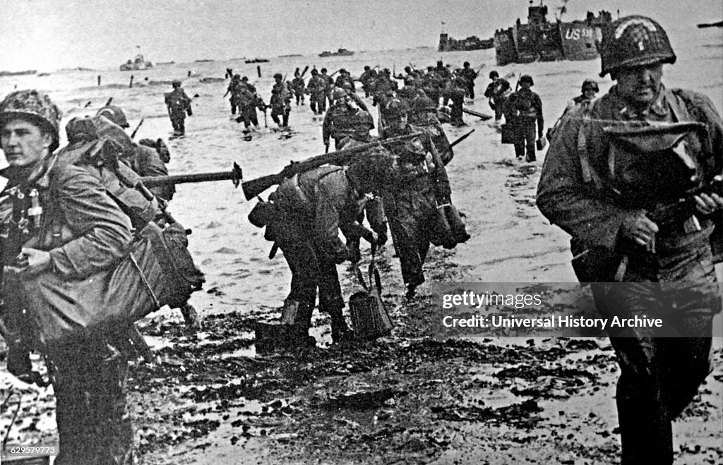 American soldiers go ashore during the Normandy landings.