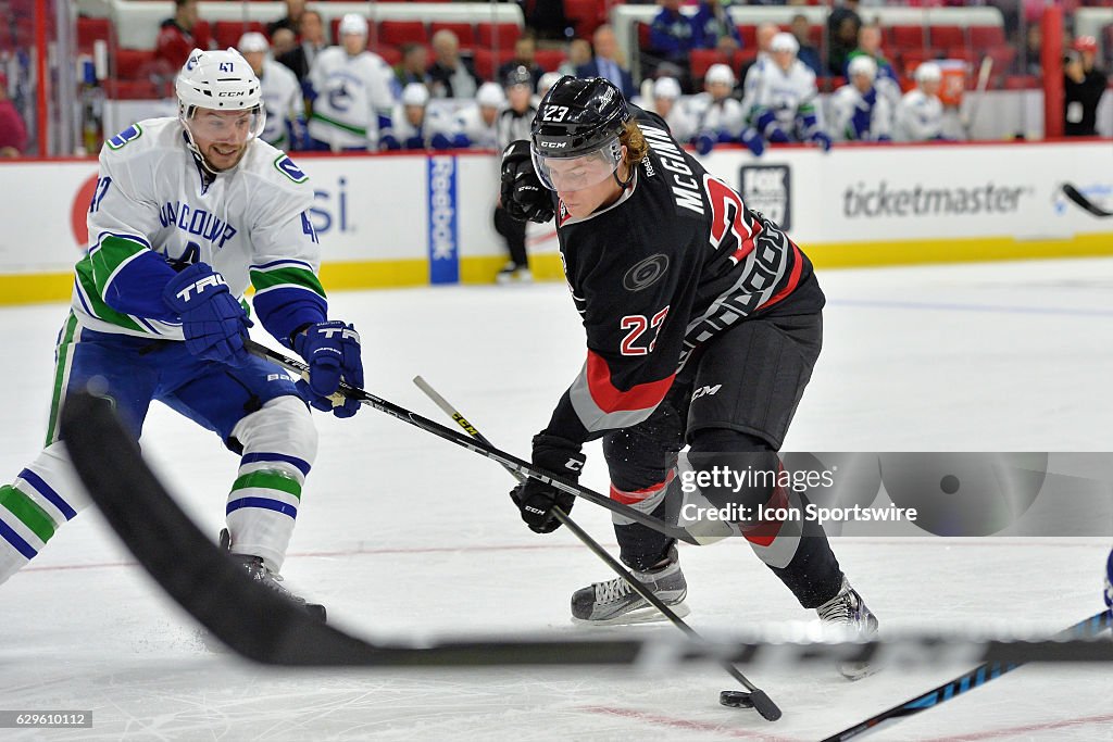 NHL: DEC 13 Canucks at Hurricanes