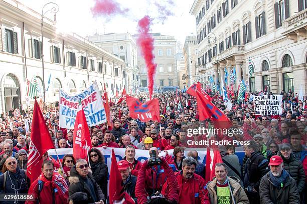 Strike and protest throughout Italy of the telecommunications company TIM workers against wage cuts and for the renewal of the employment contract.