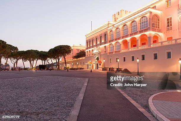 prince's palace, monaco - royal palace monaco stock pictures, royalty-free photos & images