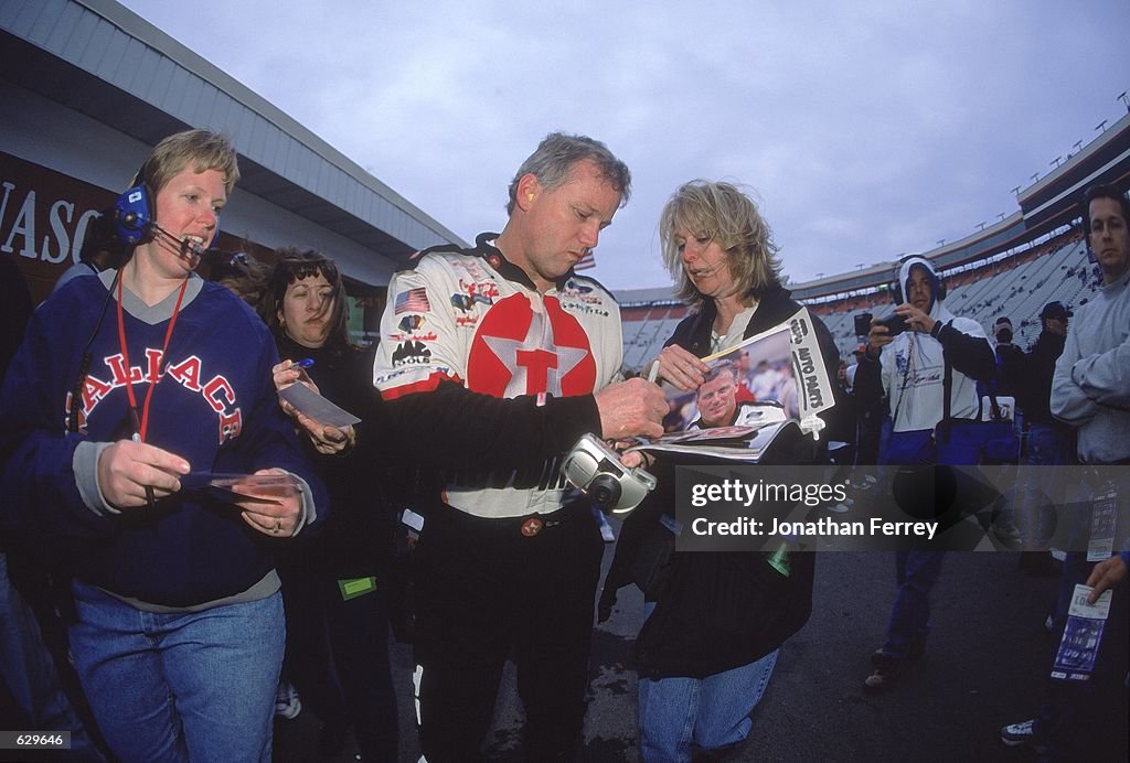 Ricky Rudd Al Rudd Ricky Rudd who drives a Texaco Havoline Ford Taurus for Robert Yates ...