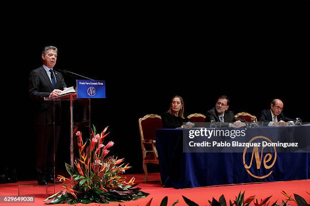 President of Colombia Juan Manuel Santos speaks at the Premio Nueva Economia Forum 2016 ceremony at the Royal Theatre on December 14, 2016 in Madrid,...