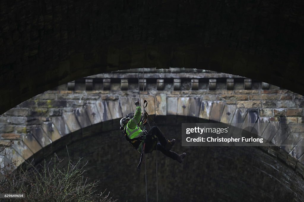 Abseilers Descend To Clean The Chirk Aqueduct