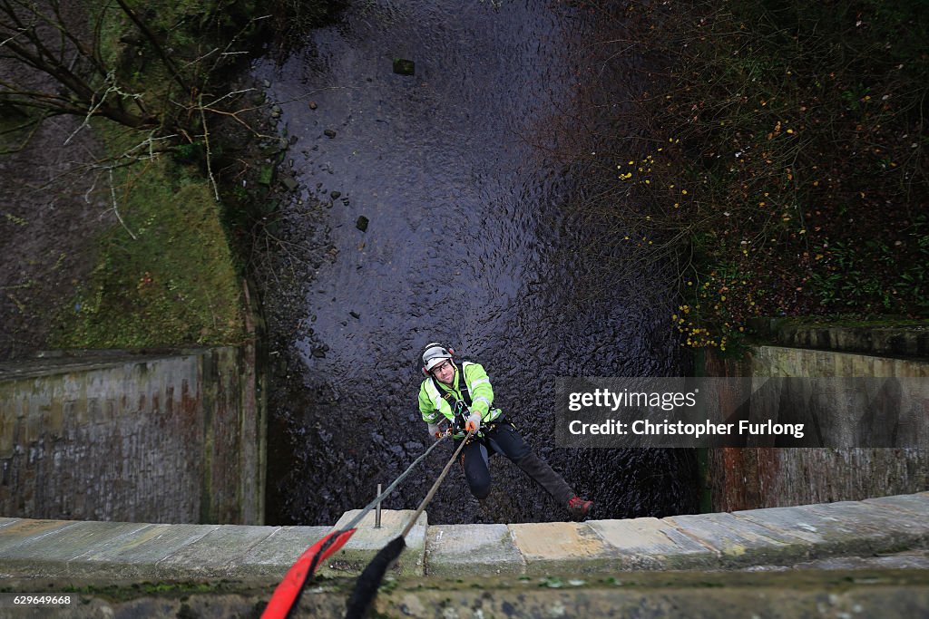 Abseilers Descend To Clean The Chirk Aqueduct