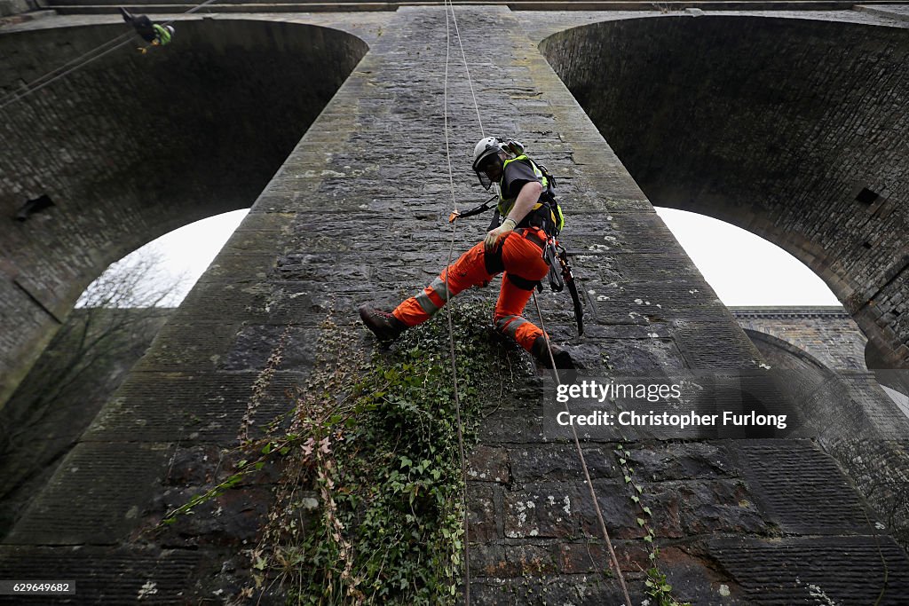 Abseilers Descend To Clean The Chirk Aqueduct