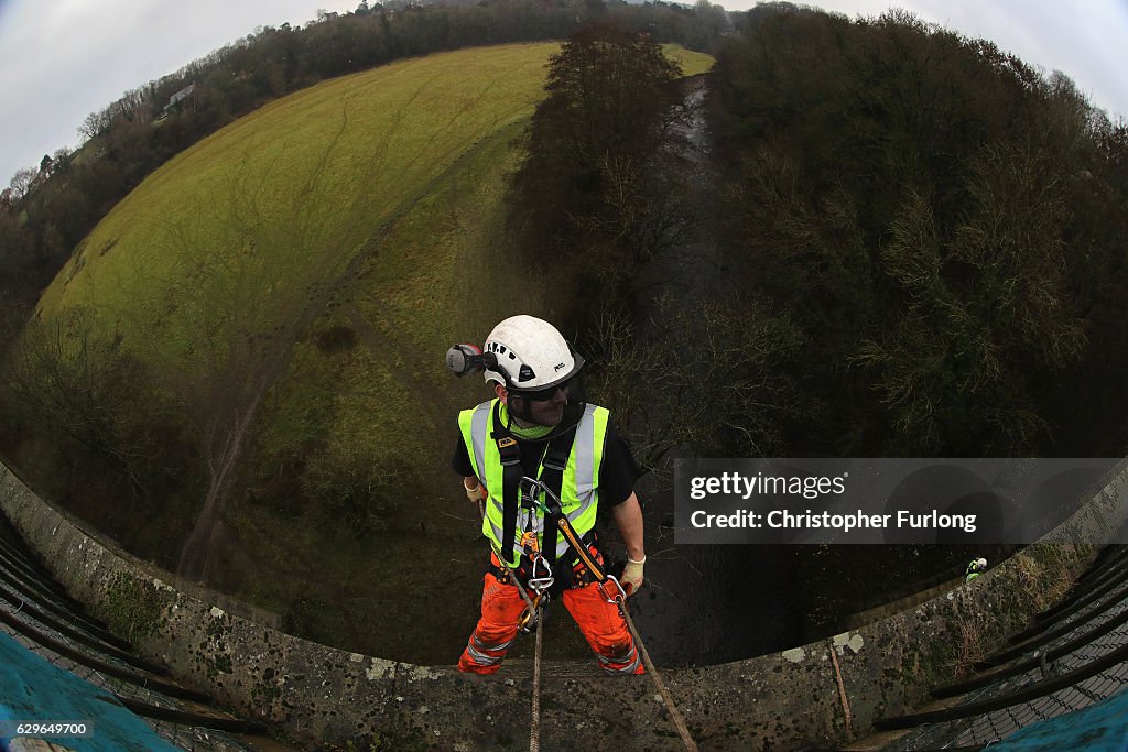 Abseilers Descend To Clean The Chirk Aqueduct
