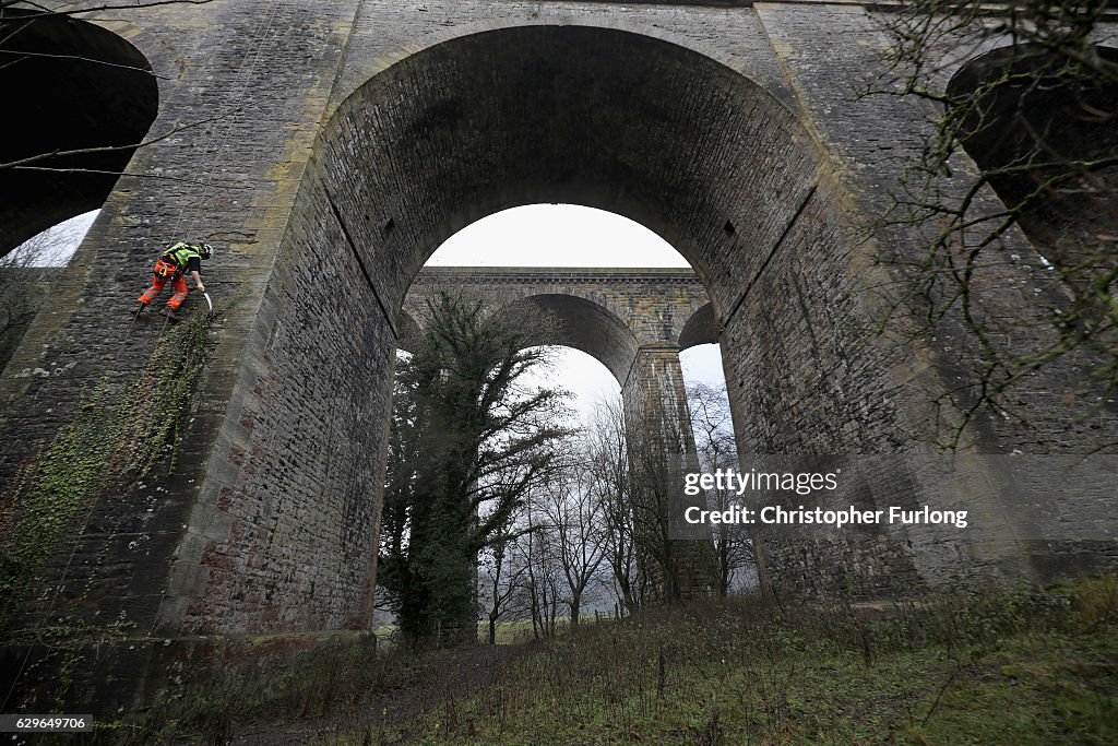 Abseilers Descend To Clean The Chirk Aqueduct