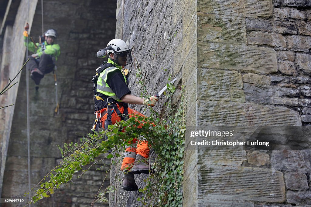 Abseilers Descend To Clean The Chirk Aqueduct
