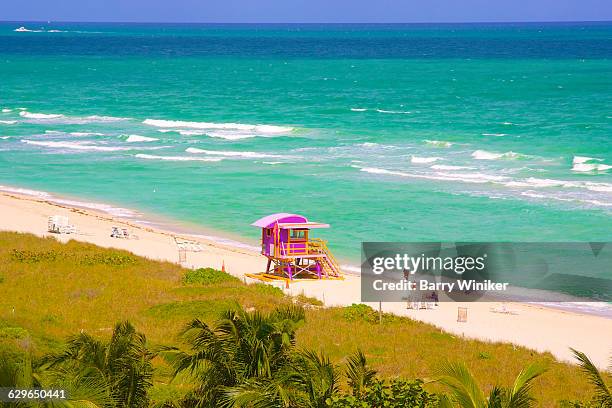 beach lifeguard stand, miami beach - playa de miami fotografías e imágenes de stock