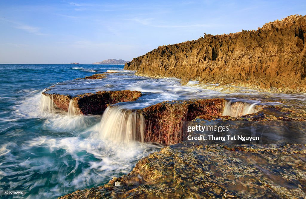 Amazing Landscape When The Waves On A Large Rock And Make An Wonderful ...