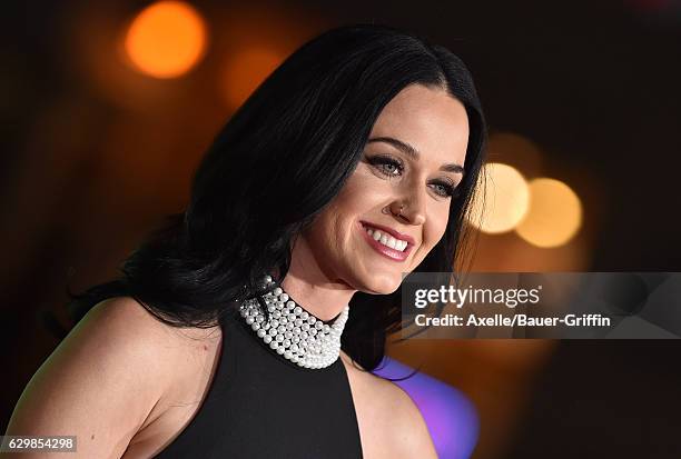 Singer Katy Perry arrives at the Los Angeles Premiere of 'Office Christmas Party' at Regency Village Theatre on December 7, 2016 in Westwood,...