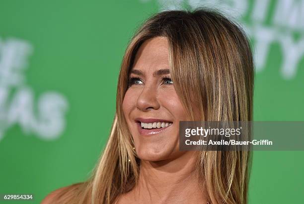 Actress Jennifer Aniston arrives at the Los Angeles Premiere of 'Office Christmas Party' at Regency Village Theatre on December 7, 2016 in Westwood,...