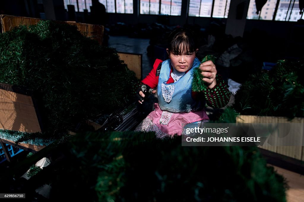 CHINA-CHRISTMAS-MANUFACTURING