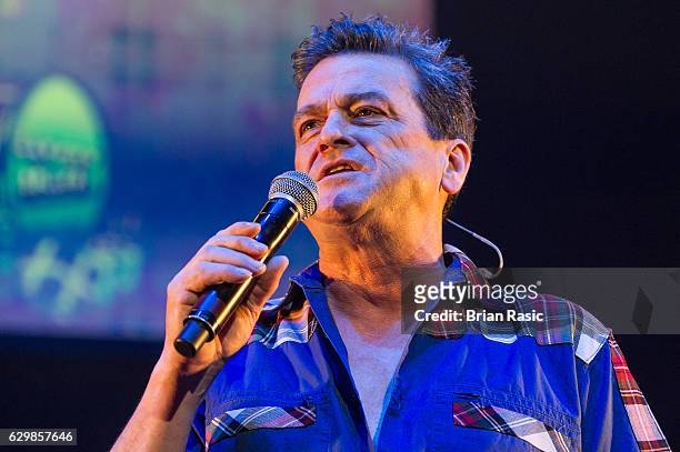 Les McKeown of The Bay City Rollers performs at Eventim Apollo on December 14, 2016 in London, England.