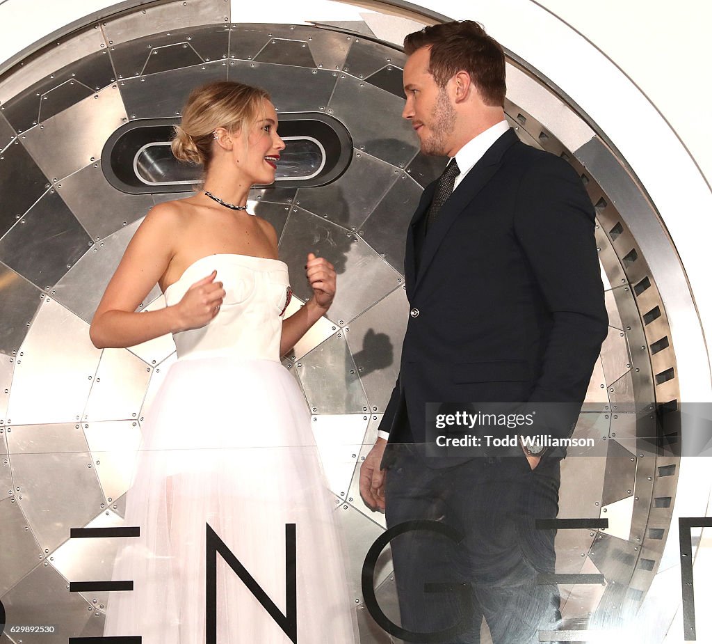 Premiere Of Columbia Pictures' "Passengers" - Red Carpet