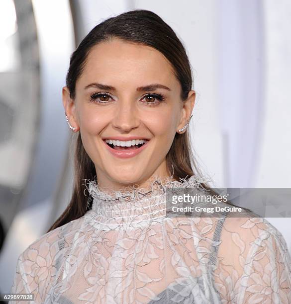 Actress Rachael Leigh Cook arrives at the premiere of Columbia Pictures' "Passengers" at Regency Village Theatre on December 14, 2016 in Westwood,...