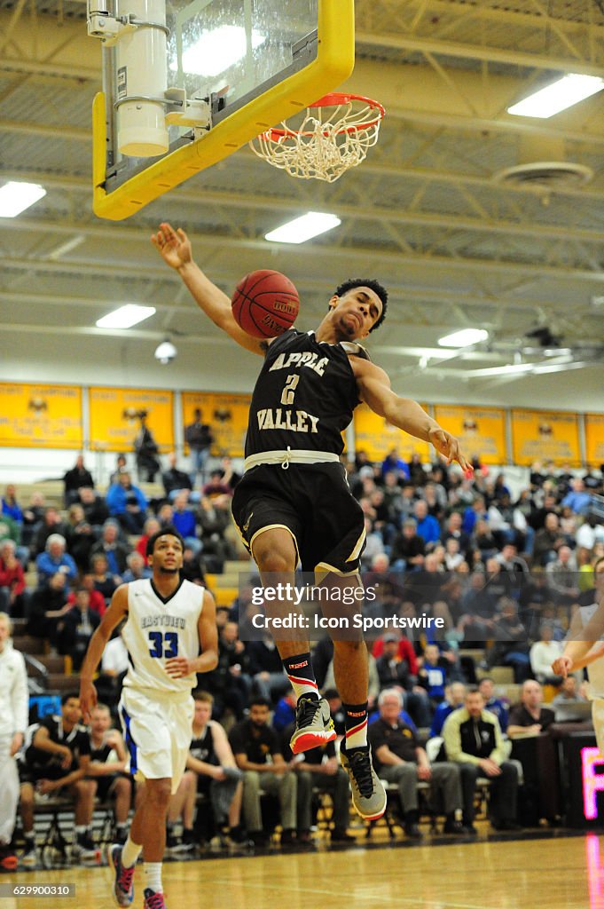 Apple Valley Eagles guard Gary Trent Jr. dunks against the Eastview