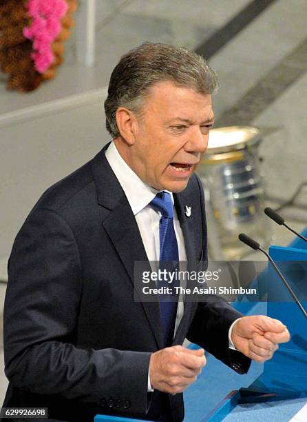 Colombia President Juan Manuel Santos delivers his acceptance speech during the Nobel Peace Prize ceremony at Oslo Town Hall on December 10, 2016 in...
