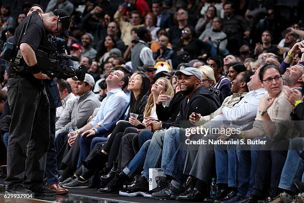 New York Giant, Shane Vereen shakes attends the Los Angeles Lakers game against the Brooklyn Nets on December 14, 2016 at Barclays Center in...