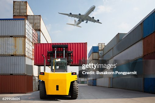 Container Cradle Loading Loading And Unloading Of Containers Crane High-Res Stock Photo - Getty ...