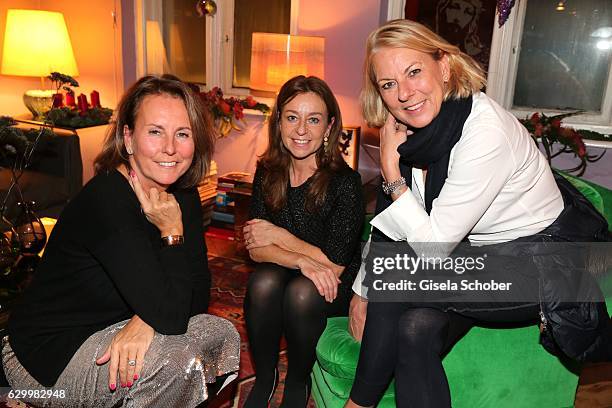 Gitta Graefin von Lambsdorff, Tiffany, Rena Haliassos and Katrin Riebartsch during the Mon Muellerschoen & Vestiaire Collective charity auction...