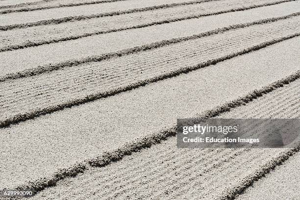 Sand Racking Japan 268 Sand Raked Stock Photos, High-Res Pictures, and Images - Getty Images