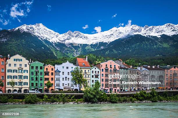 hotel row-innsbruck - innsbruck fotografías e imágenes de stock