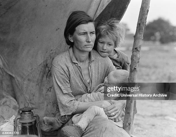 Migrant Mother, Florence Thompson, with Two of her Children in Tent at Migrant Camp, Nipomo, California, USA, Dorothea Lange for Farm Security...