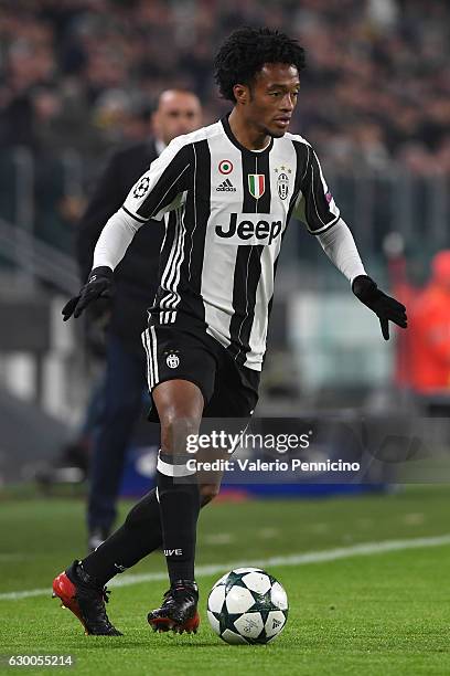 Juan Cuadrado of Juventus in action during the UEFA Champions League Group H match between Juventus and GNK Dinamo Zagreb at Juventus Stadium on...