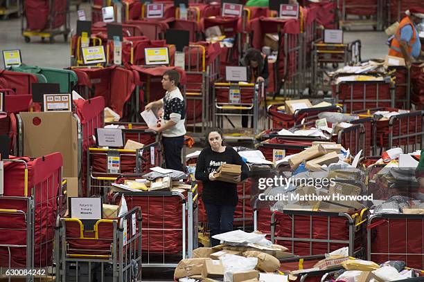 Proccessing Mail Office Scheduling Photos and Premium High Res Pictures - Getty Images