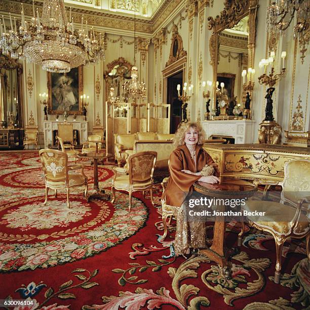 Buckingham Palace Interior Photos 1704x959