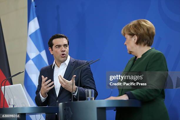 Chancellor Merkel receives the Greek Prime Minister, Alexis Tsipras, in the Chancellery to discuss about international and Euro-political issues.