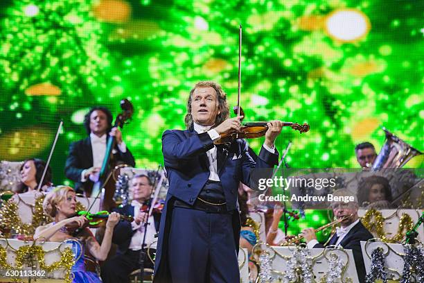 Andre Rieu England 2,535 Andre Rieu Photos & High Res Pictures - Getty Images