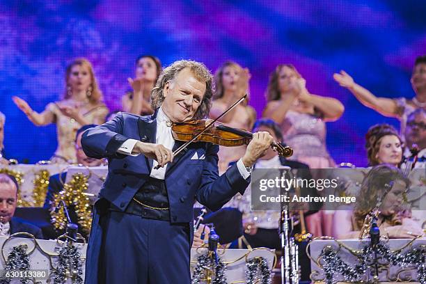 Andre Rieu England 936 Andre Rieu Photos Stock Photos, High-Res Pictures, and Images ...