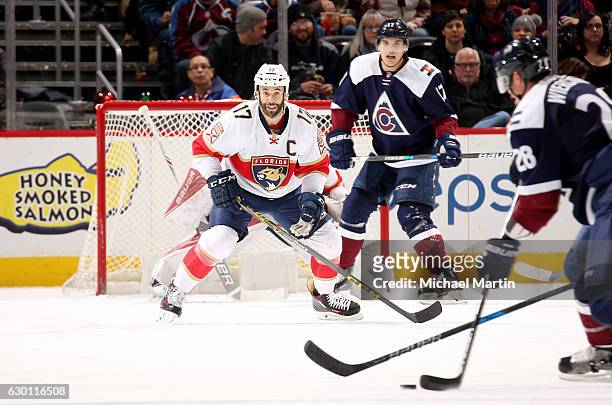 Derek MacKenzie of the Florida Panthers awaits a shot from Patrick Wiercioch of the Colorado Avalanche at the Pepsi Center on December 16, 2016 in...
