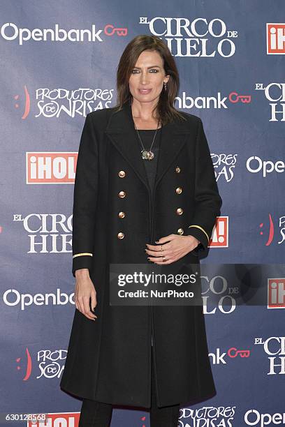 Nieves Alvarez attends to the photographers in 'El Circo De Hielo' Madrid Premiere on December 16, 2016 in Madrid, Spain.