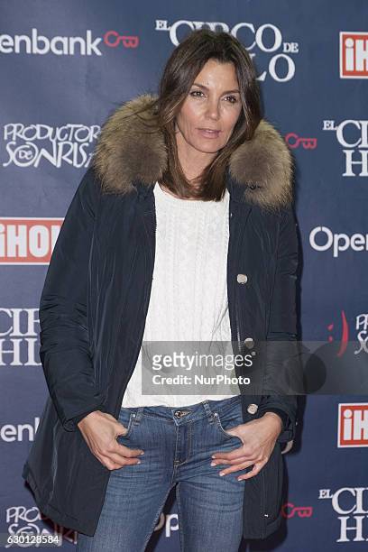 Mar Flores attends to the photographers in 'El Circo De Hielo' Madrid Premiere on December 16, 2016 in Madrid, Spain.