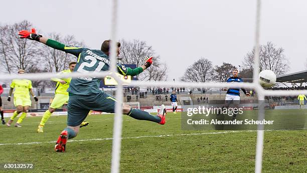 David Blacha of Wiesbaden scores the first goal for his team during the Third League match between FSV Frankfurt and Wehen Wiesbaden at Volksbank...